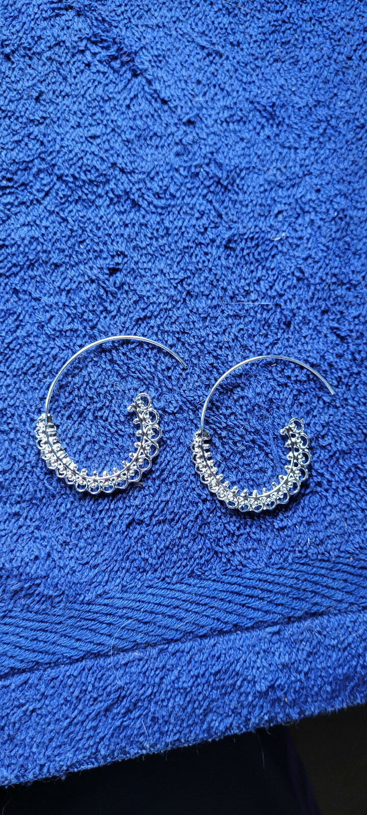 New Long Hook “Silver Tone” Earrings Dressy Classy Collectible Decorative Nice