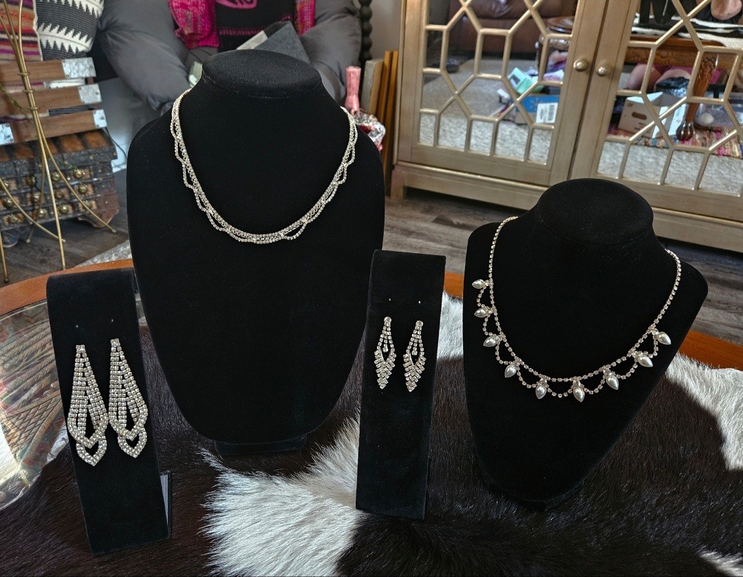 NWOT Claire’s Rhinestone Jewelry Earrings & Necklace Lot of #4