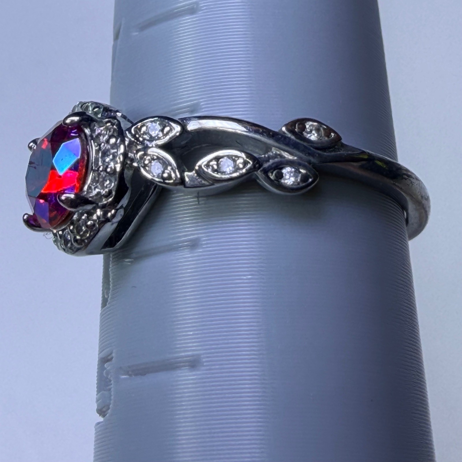 Fragrant Jewels Aurora Borealis Mystic Rainbow Vine Halo Ring Silver Tone Size 8