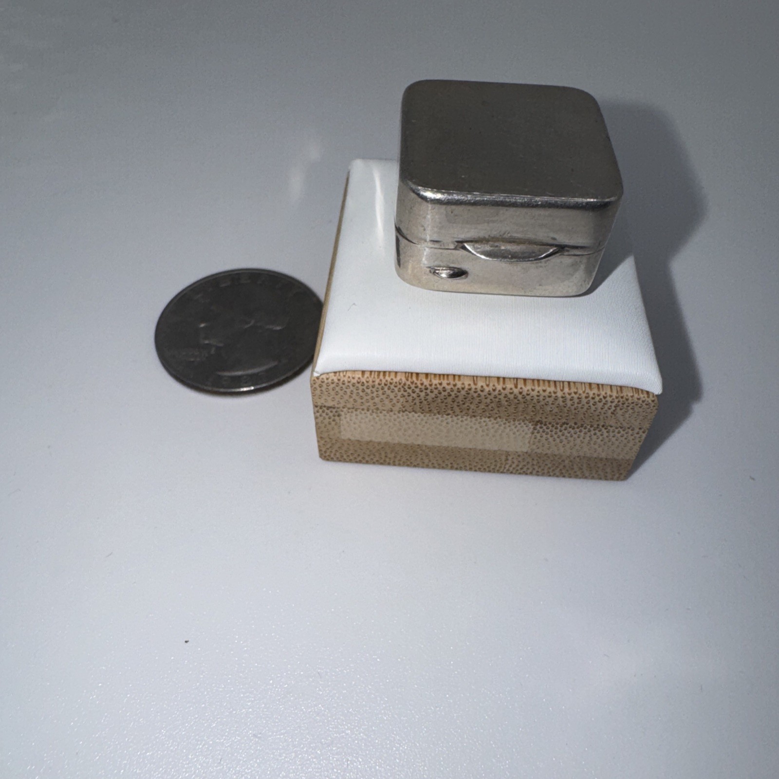 800 Silver Pill Box