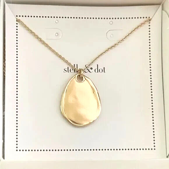Stella & Dot Amour Disc Gold Pendant – Gorgeous! Excellent Condition!