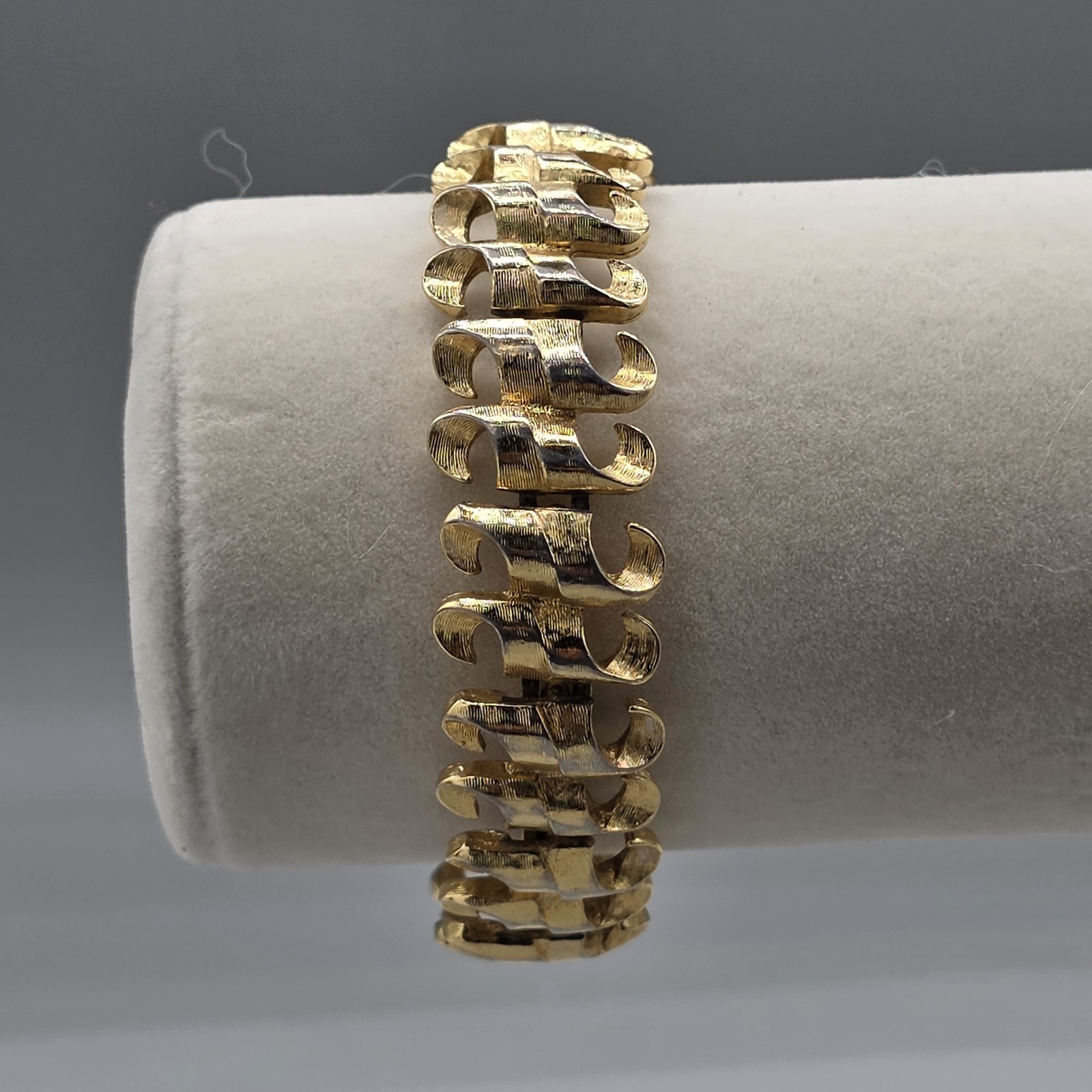 Vintage Monet Gold Tone Textured Link Panel Bracelet Fold Over Clasp