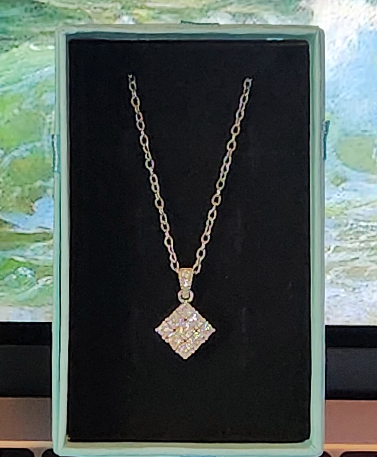 BEAUTIFUL Moissanite 9 STONE DIAMOND SHAPE PENDANT & 18″ NECKLACE CHAIN & BOX