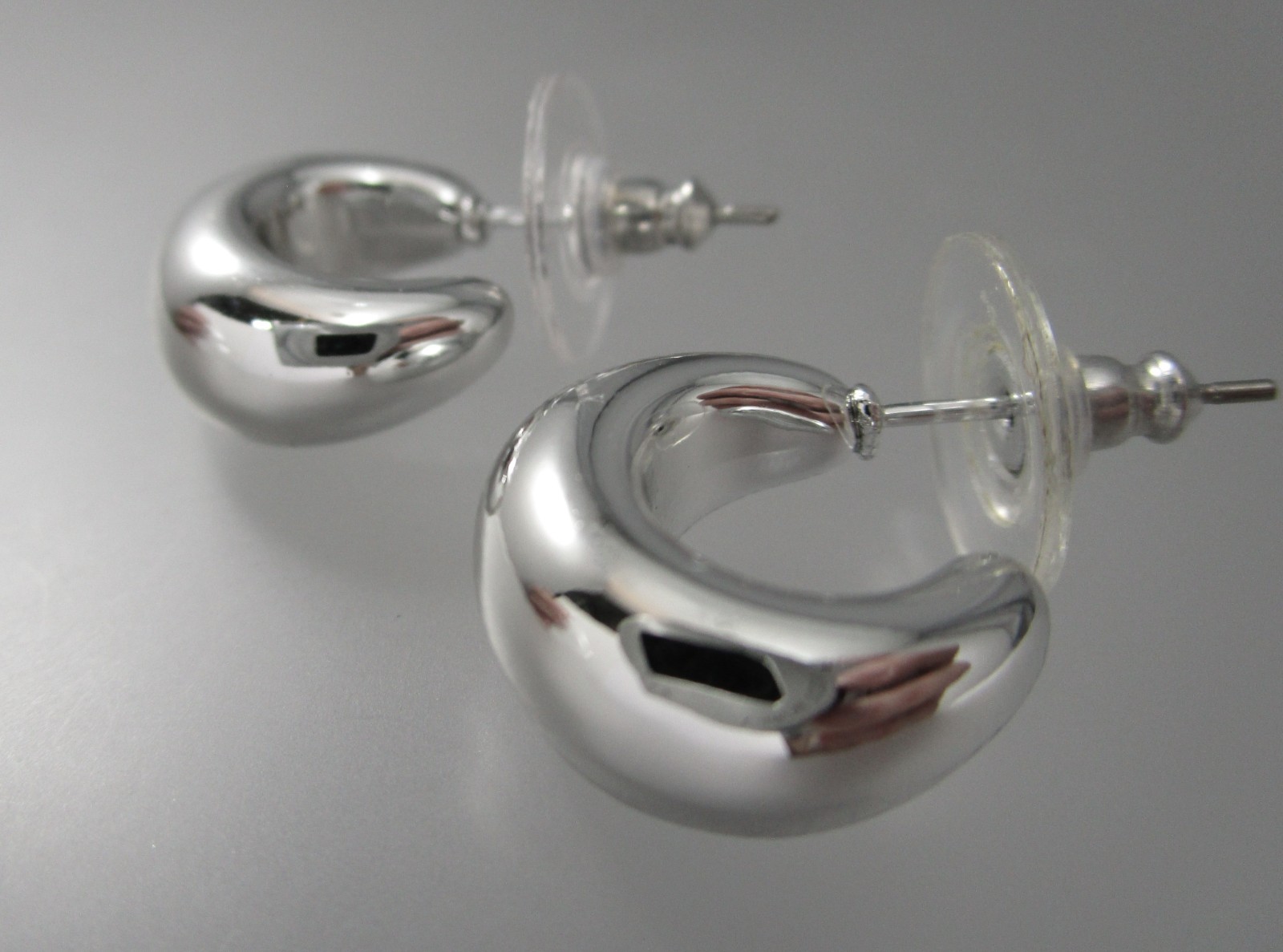 Light Weight Dainty 1/2 ” Chubby Silver Tone Shiny Puffy Hoop Post Earrings 191P