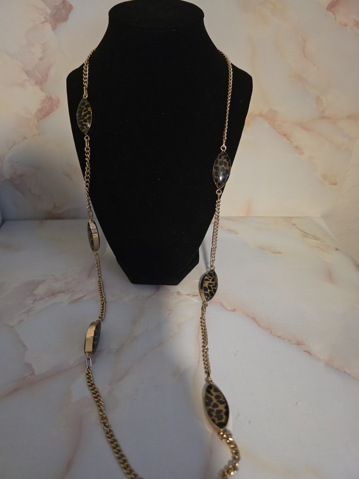 Chico’s Gold Tone Curb Link Station Chain Necklace Oval Stations Signed Adj
