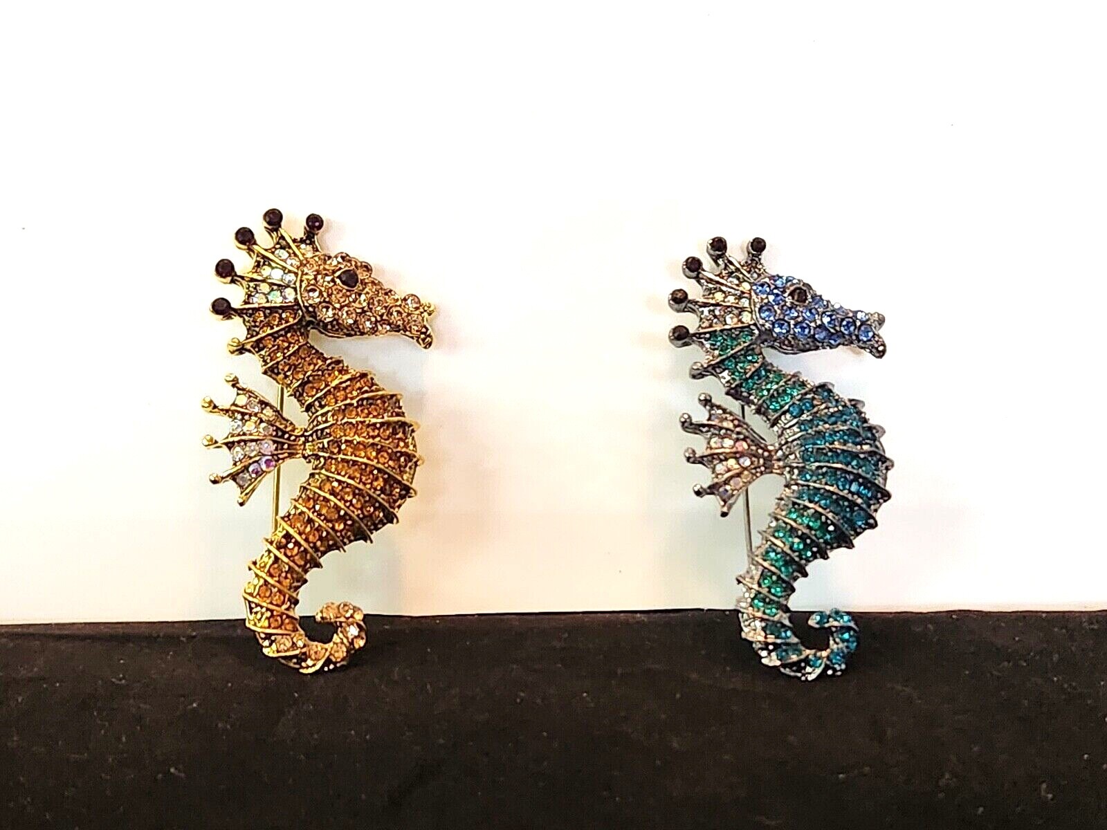 CHOICE of 2 BRILLIANT RHINESTONE SEAHORSE SEA HORSE BROOCH PIN 2.75″