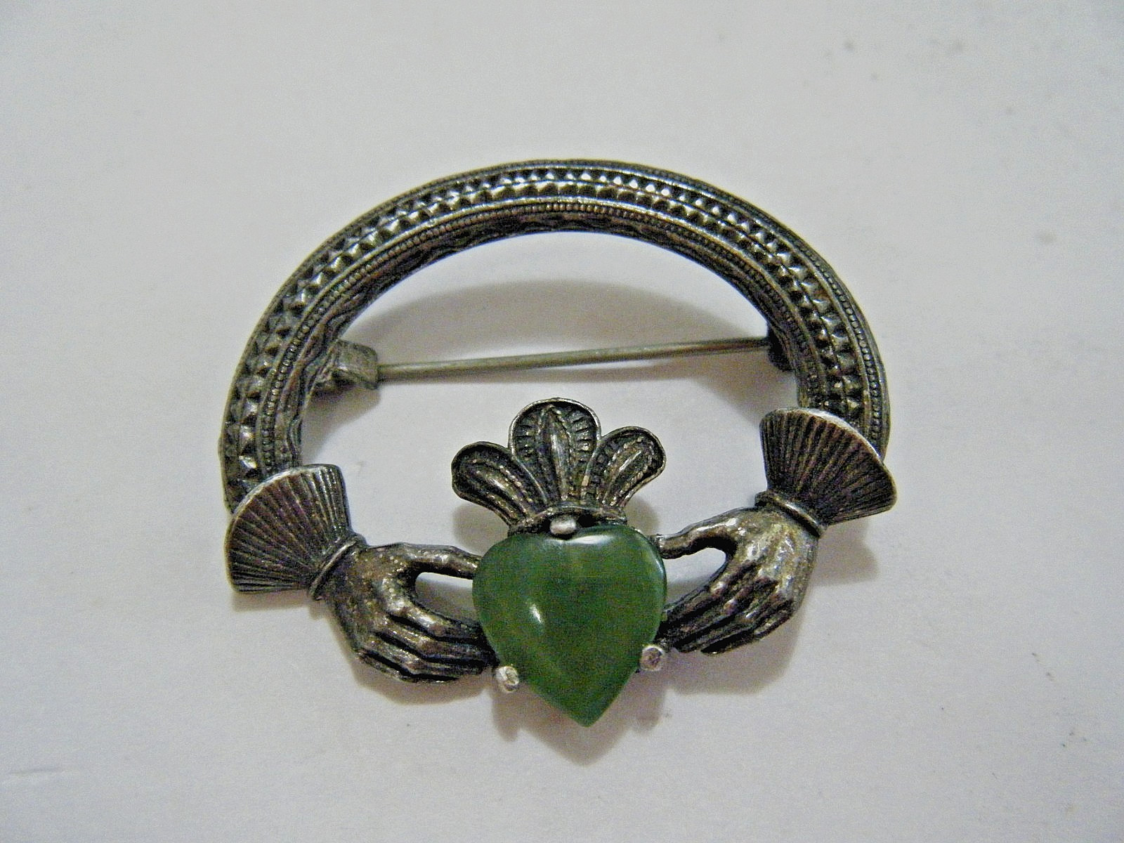 Vintage SOLO’OR Claddagh Celtic Connemara Marble Heart Irish Brooch Love Loyalty