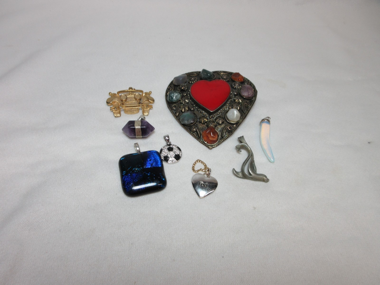 LOT OF NECKLACE PENDANTS VINTAGE TO NOW ART GLASS MIXED METALS SEAL #90