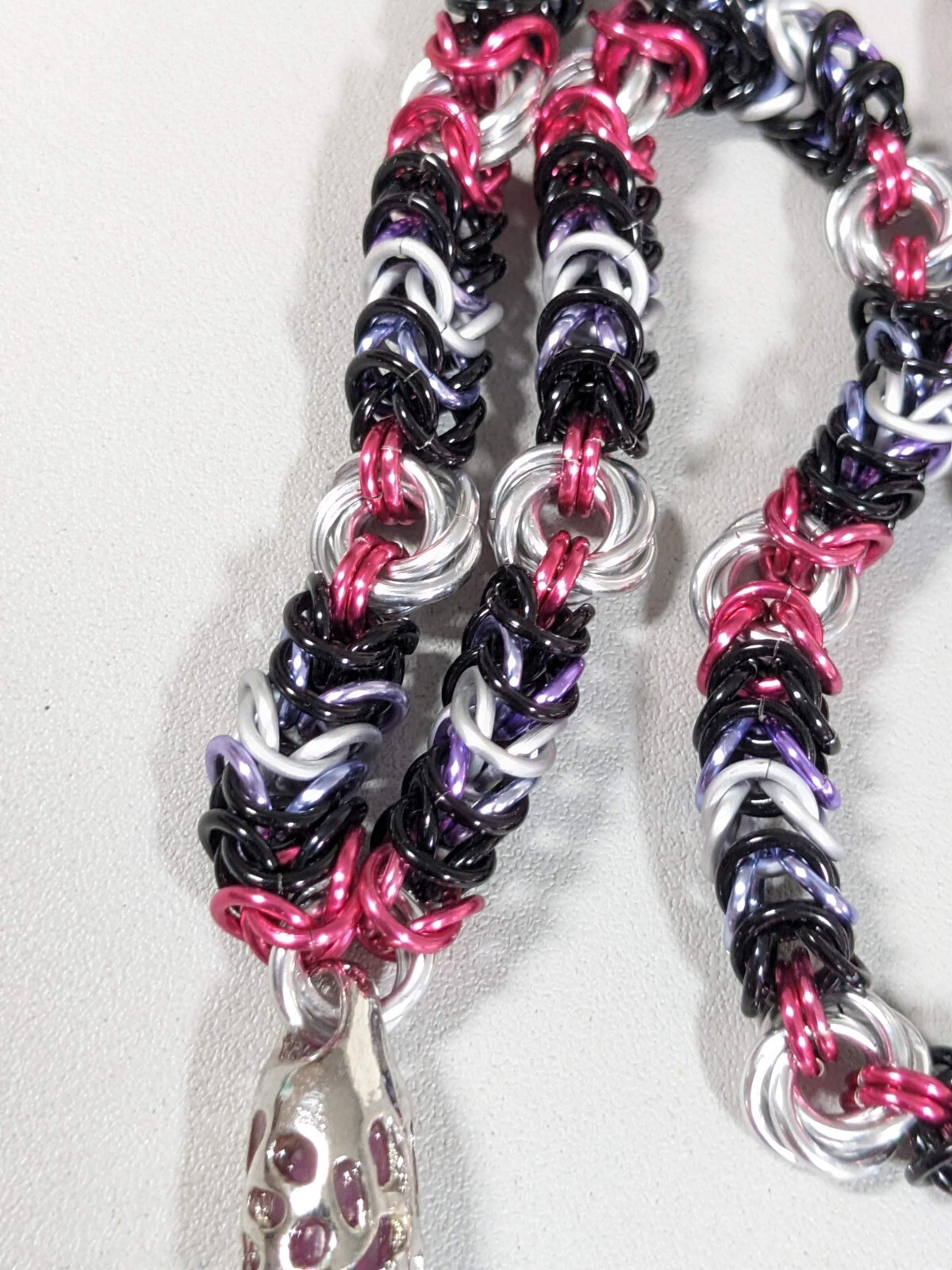Black Pink Silver Tone Metallic Chain Glass Crystal Pendant Necklace 24 inches