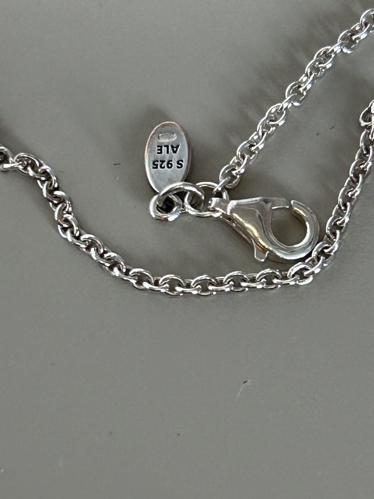 Authentic Pandora 2.5cm pavé Heart floating Locket & adjustable chain