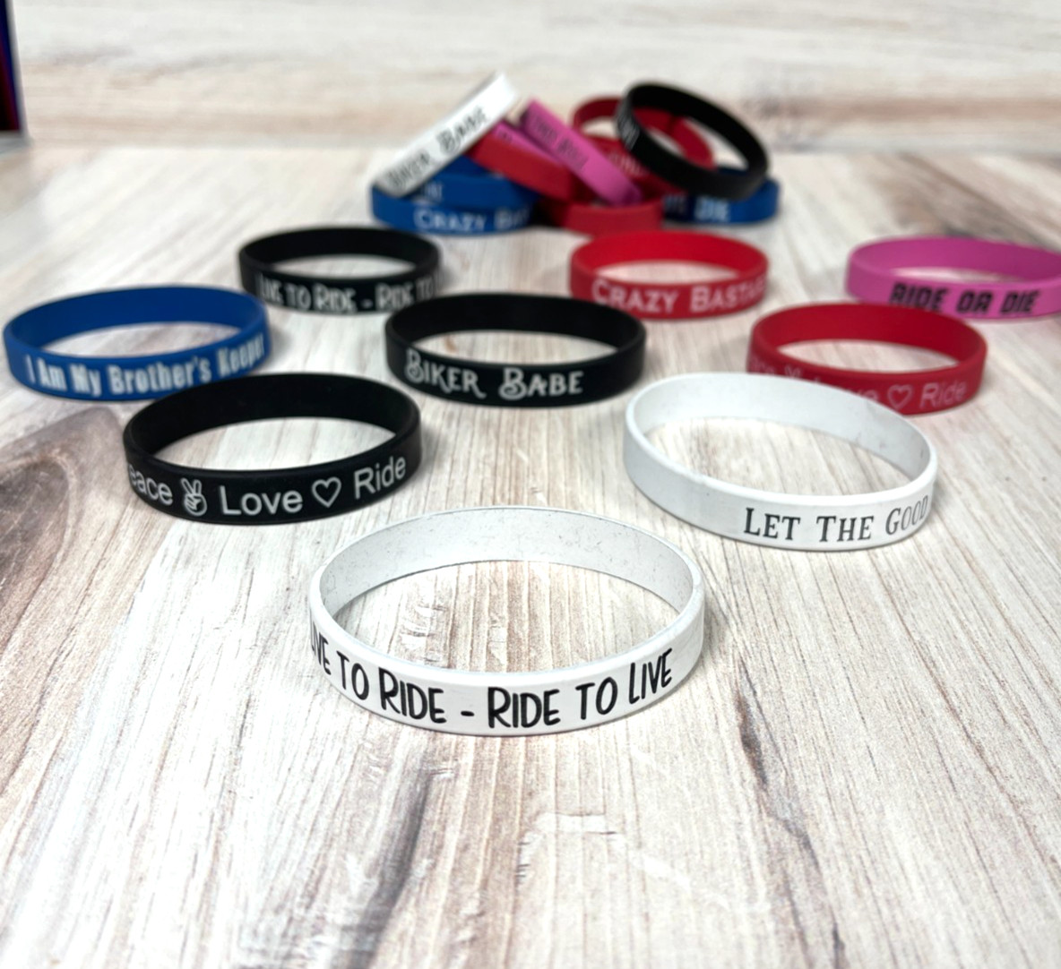 Lot of 20 – Classic Silicon Biker Bracelets Wrap Rubber Charm Motorcycles Gift