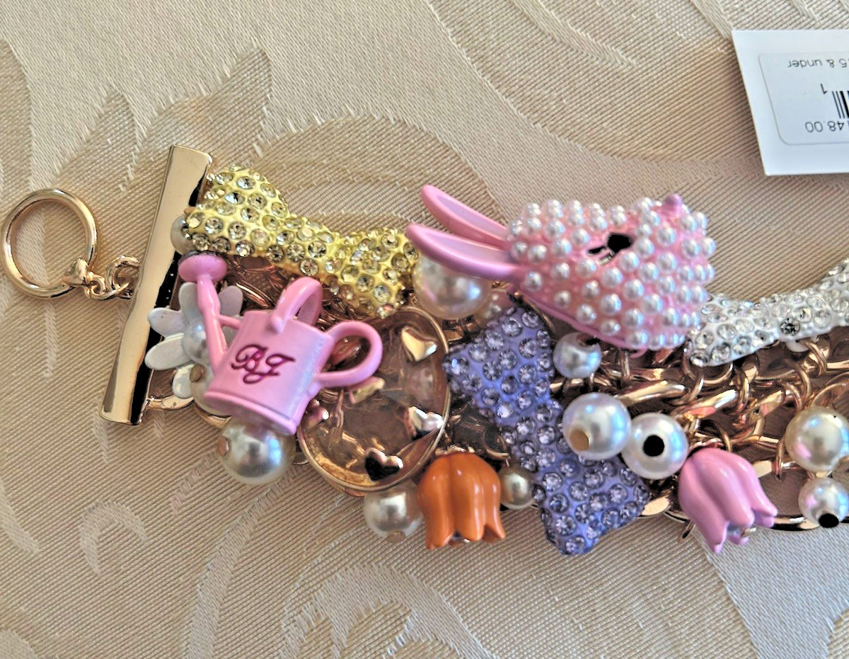 NEW Betsey Johnson Goldtone Easter Egg Bunny Tulip Bow Daisy Charm Bracelet