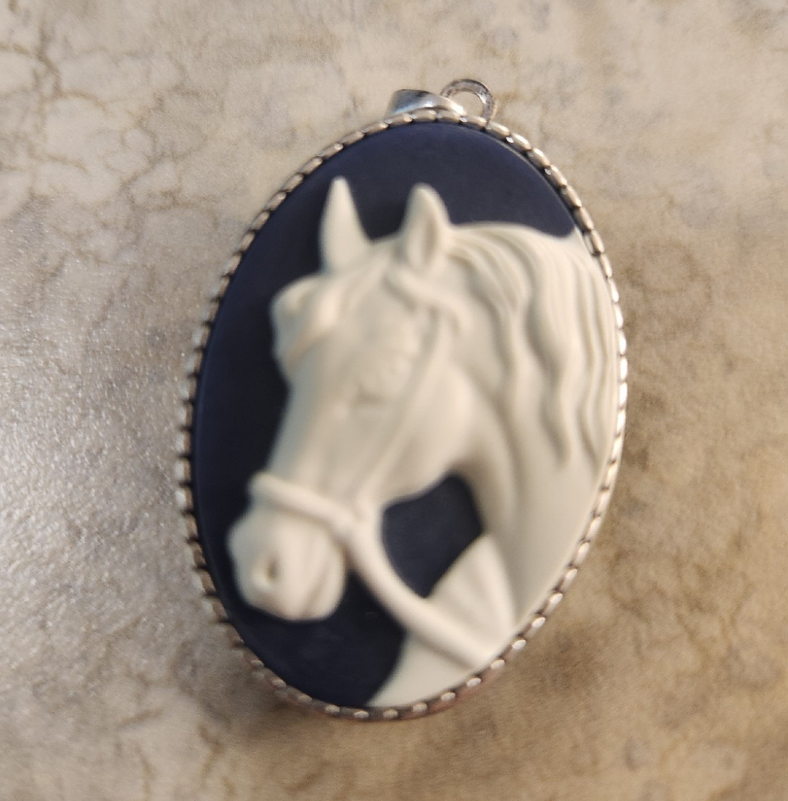 Silver-Tone Oval Horse Head Cameo Locket Pendant Blue White Metal Bezel