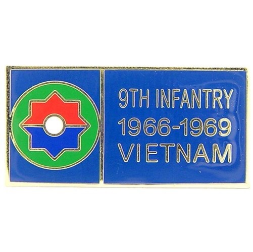 U.S. Army 9th Infantry Division Vietnam Pin 1 1/8″
