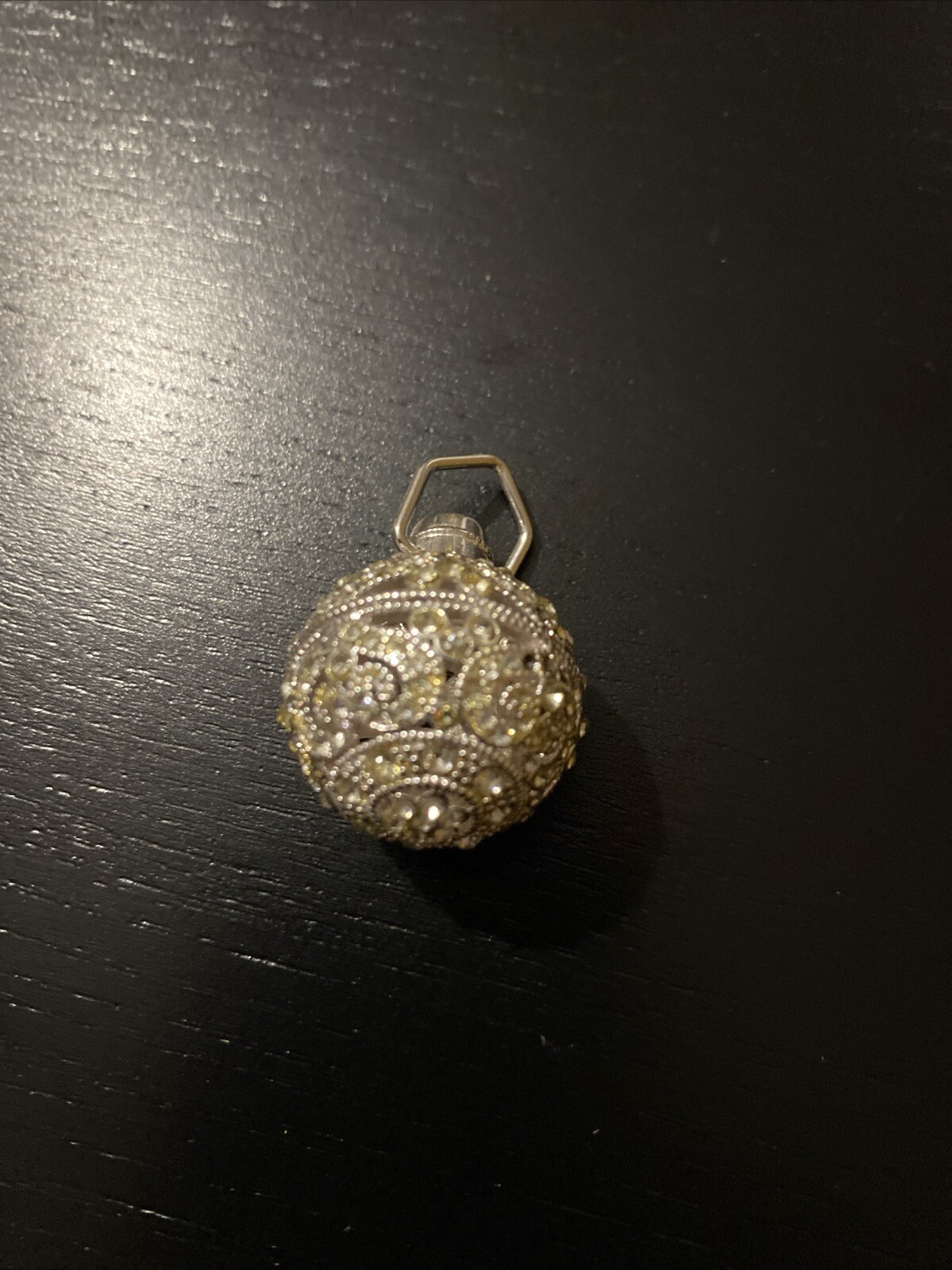 Sparkly Jewels Orb Necklace Pendant Very Pretty Silver Colour