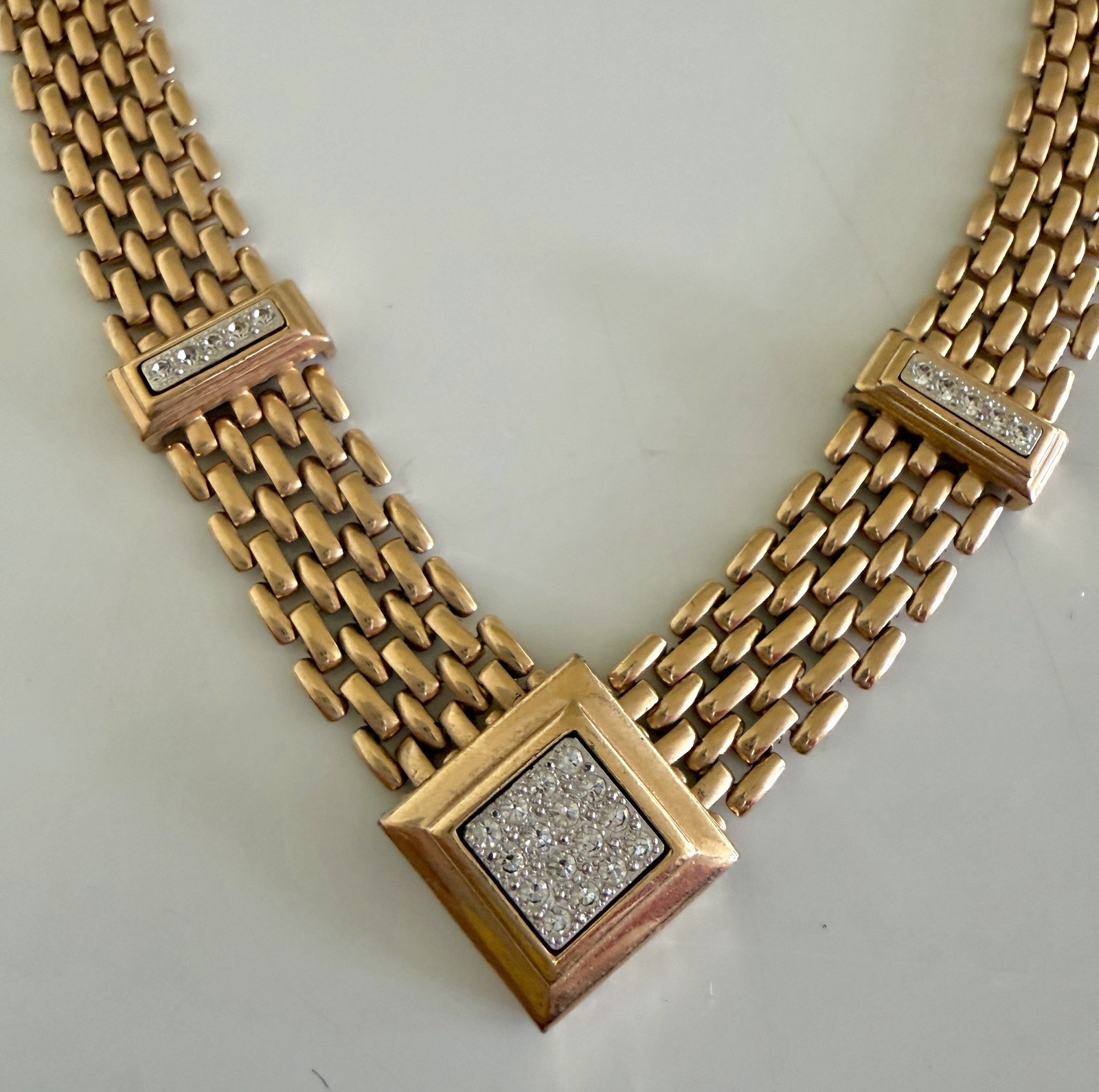 AVON Brick Chain Design V Shape Pave Rhinestone Push Lock Gold Tone Necklace 16”
