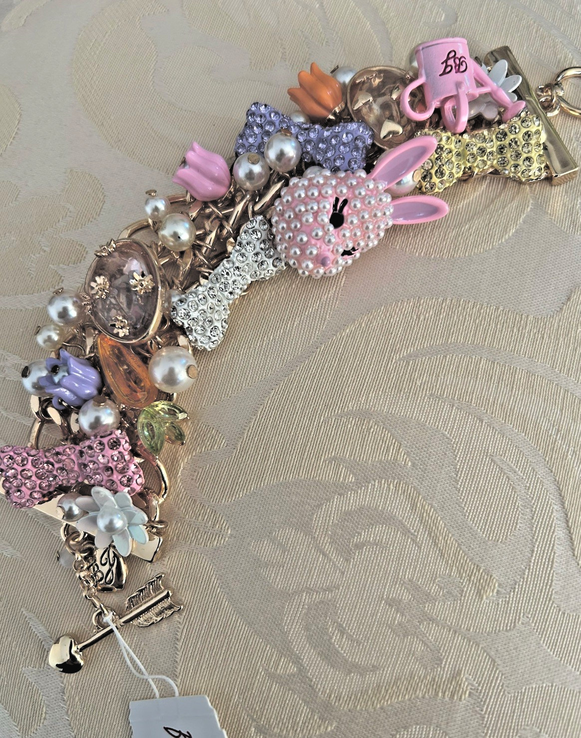NEW Betsey Johnson Goldtone Easter Egg Bunny Tulip Bow Daisy Charm Bracelet