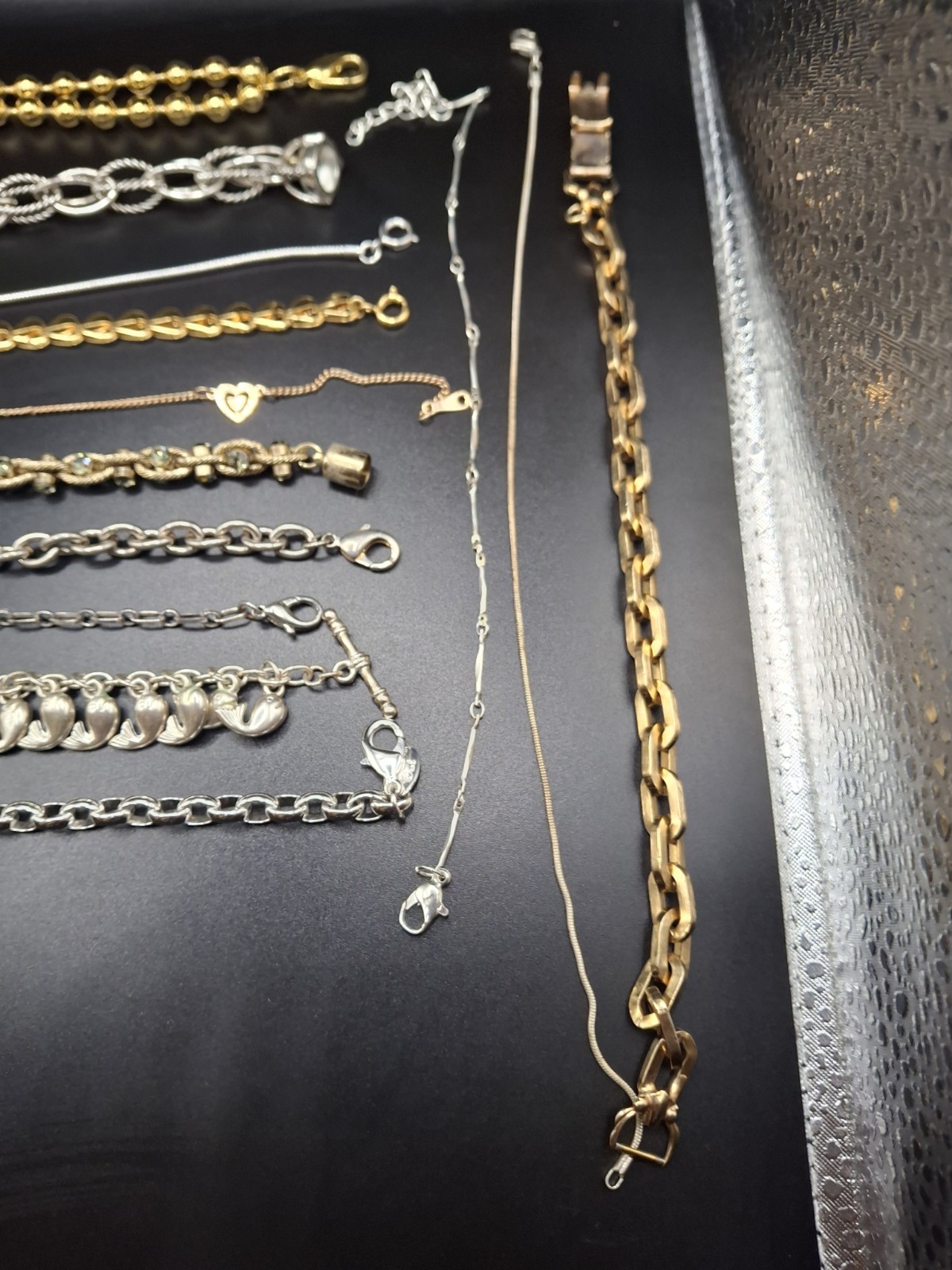 LOT OF 13 SILVER & GOLD TONE BRACELETS, VINTAGE-NOW 7 To 8.5″ Length