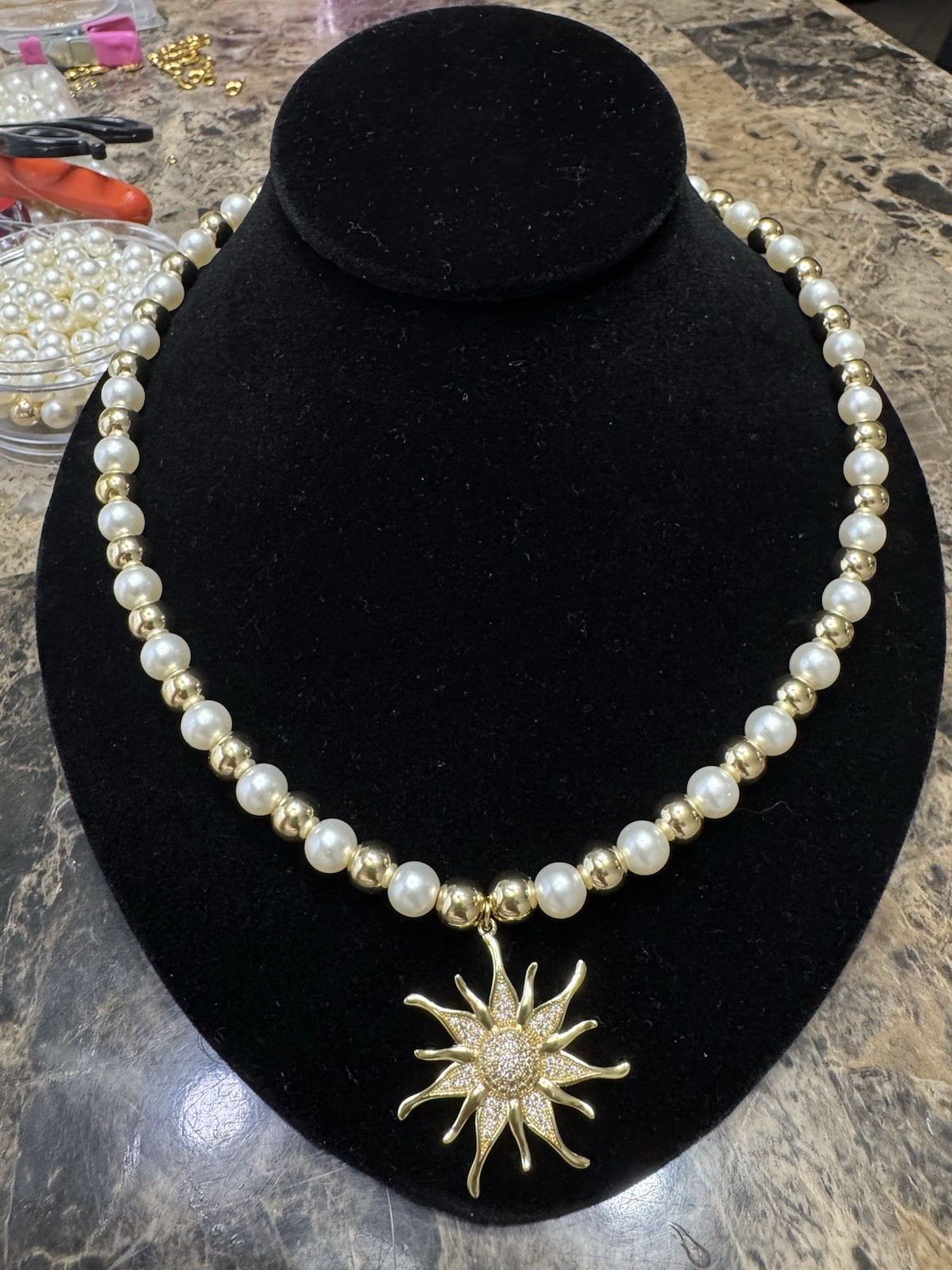 Fino Collar D Perlas Y Cuentas Chapadas En Oro