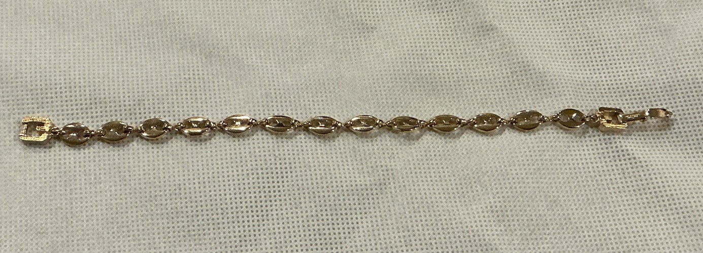 Authentic Givenchy Gold Tone Mariner Oval Link Bracelet 7 inch Box Clasp
