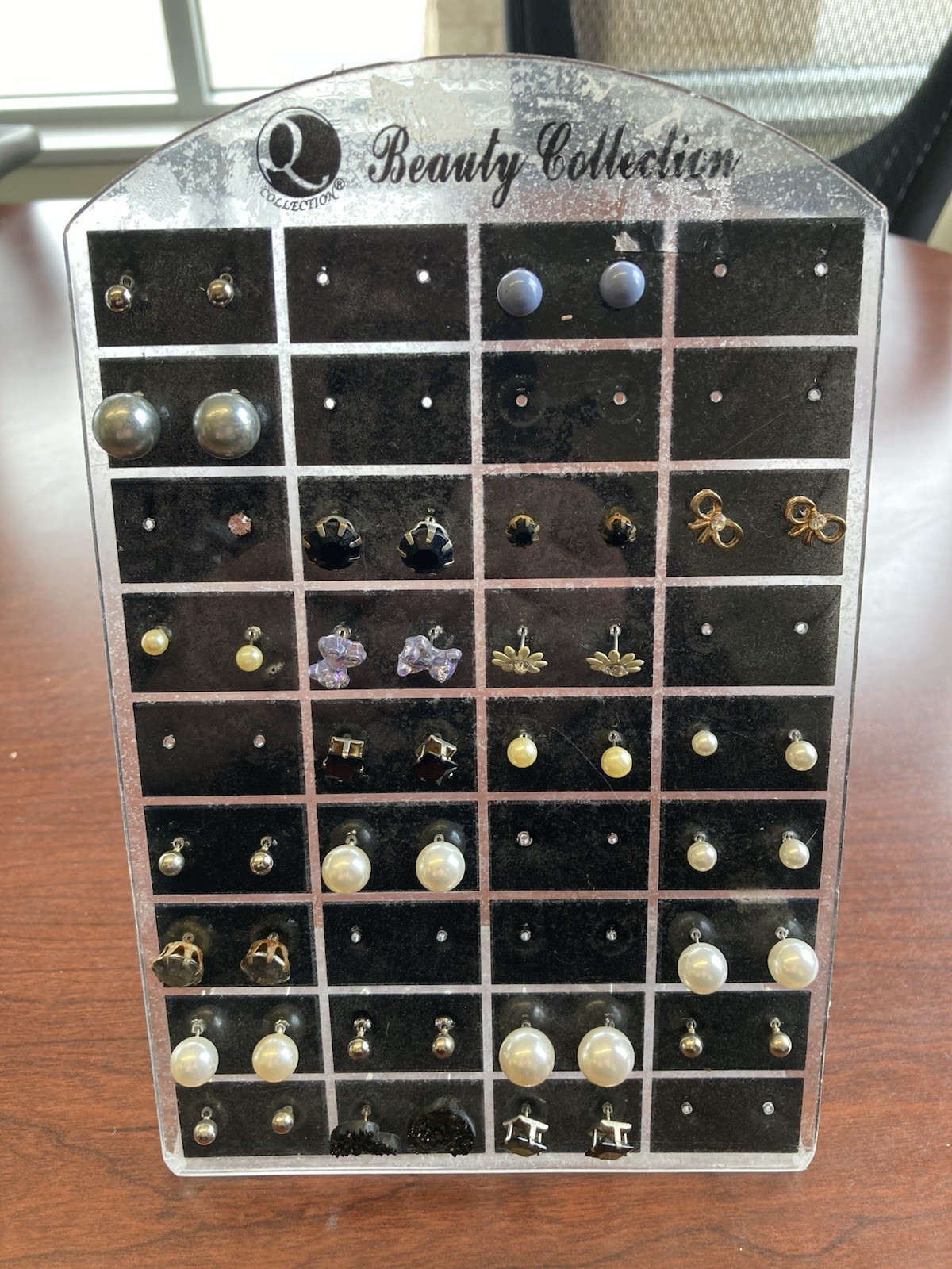Lot Of Earrings (Studs), Q Collection, Beauty Collection