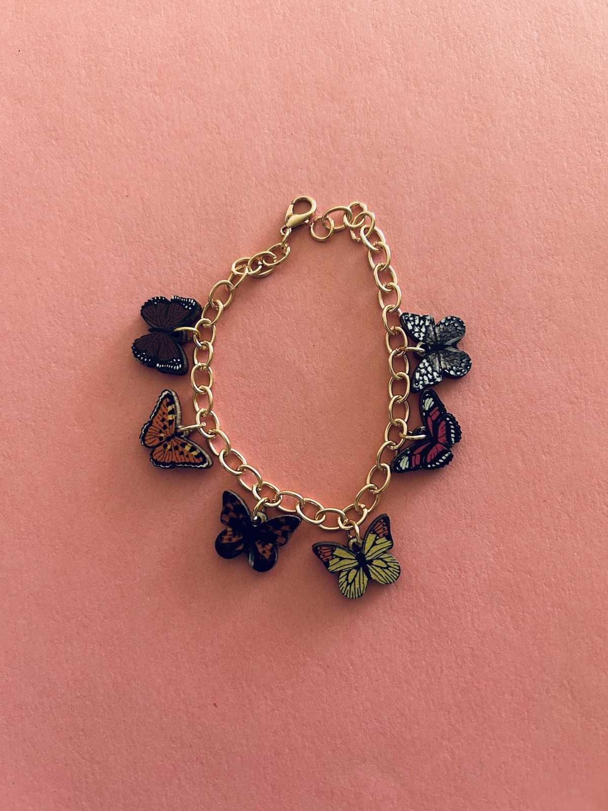 Multicolor wooden butterfly charm bracelet in 7.8” adj gold tone chain new!