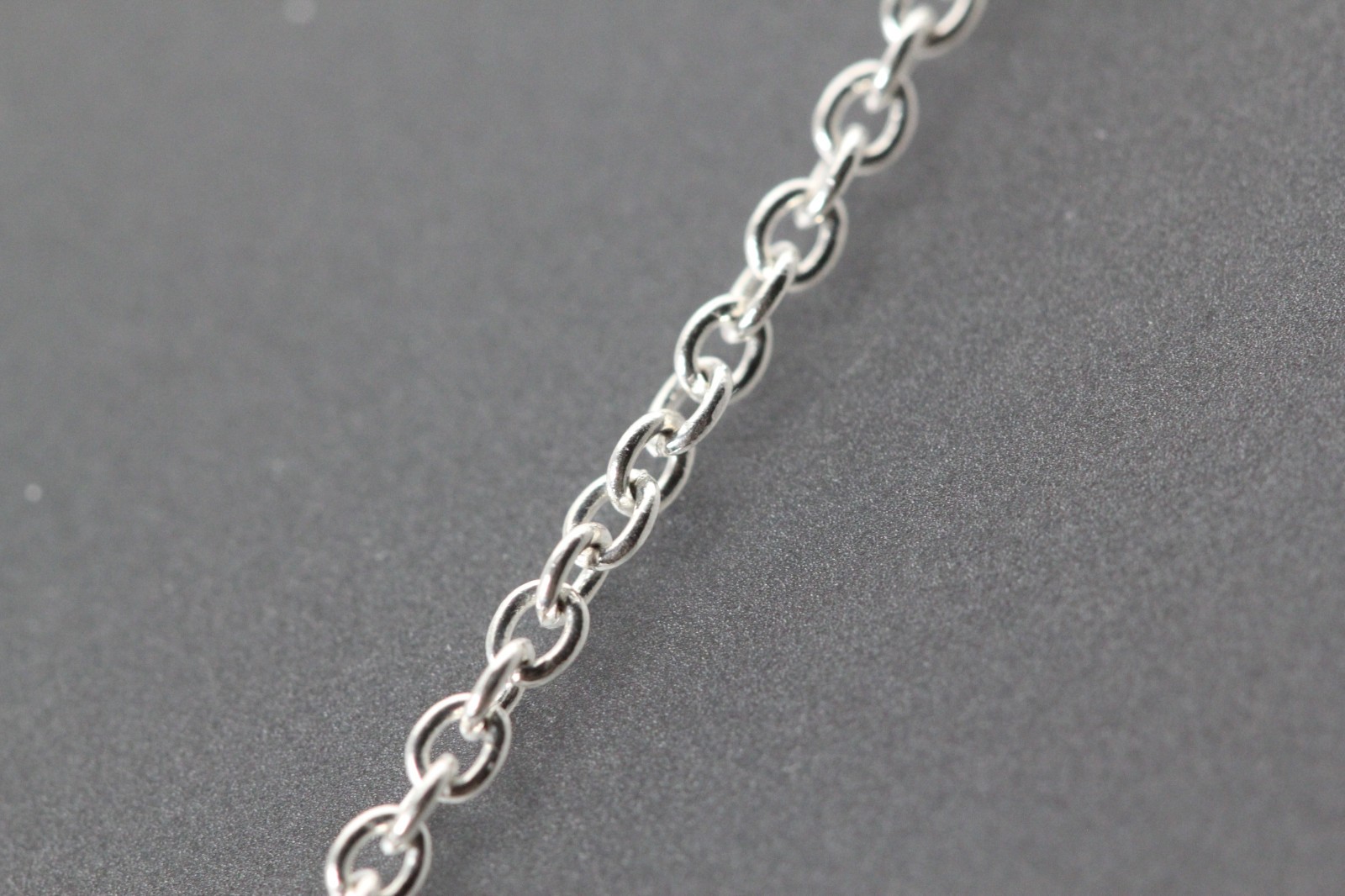 Sterling Silver 925 Round Disk Pendant 18″ Chain Necklace 7.3 Grams (NEC5943)