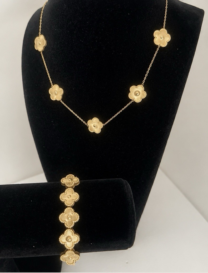 Gold Tone Clover Flower Necklace & Bracelet Jewelry Set, No Stone