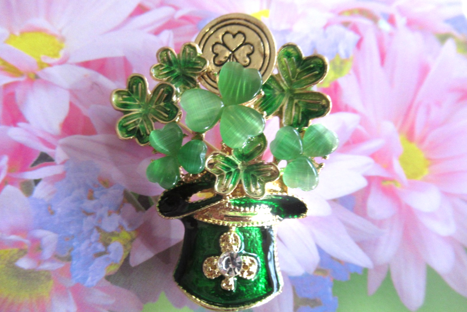 DESIGNER INSPIRED LEPRECHAUN HAT SHAMROCK CLOVERS ST. PATRICK’S DAY BROOCH NEW