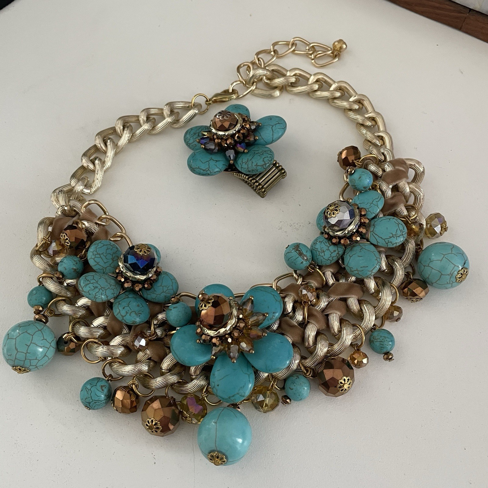 SOUTHWESTERN HOWLITE CRYSTAL FLORAL 16″ STATEMENT NECKLACE BIB CHOCKER WITH RING