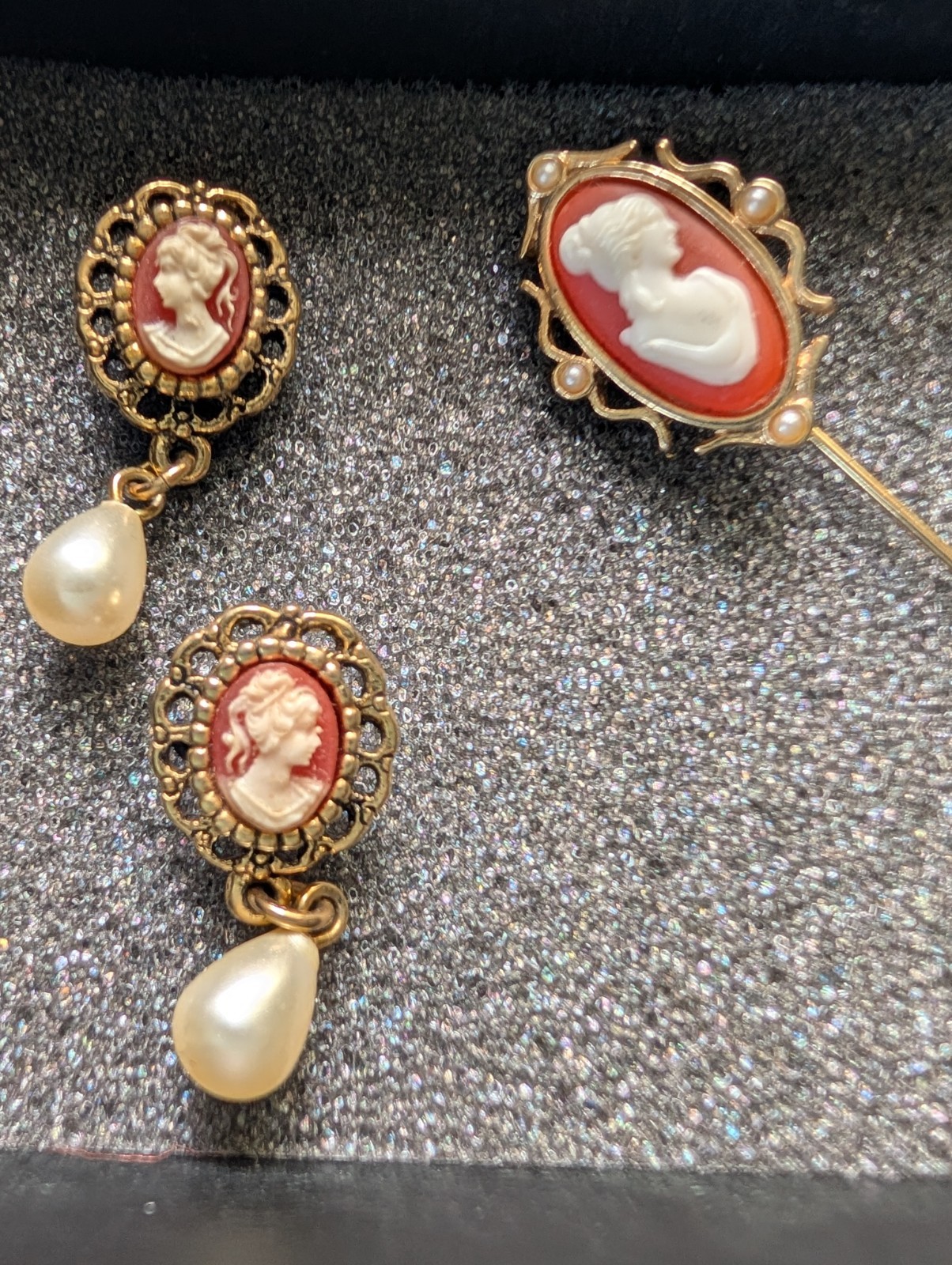 Vintage Shell Cameo Pin Brooch and Stud Earrings Set with Pearl Drop Accents
