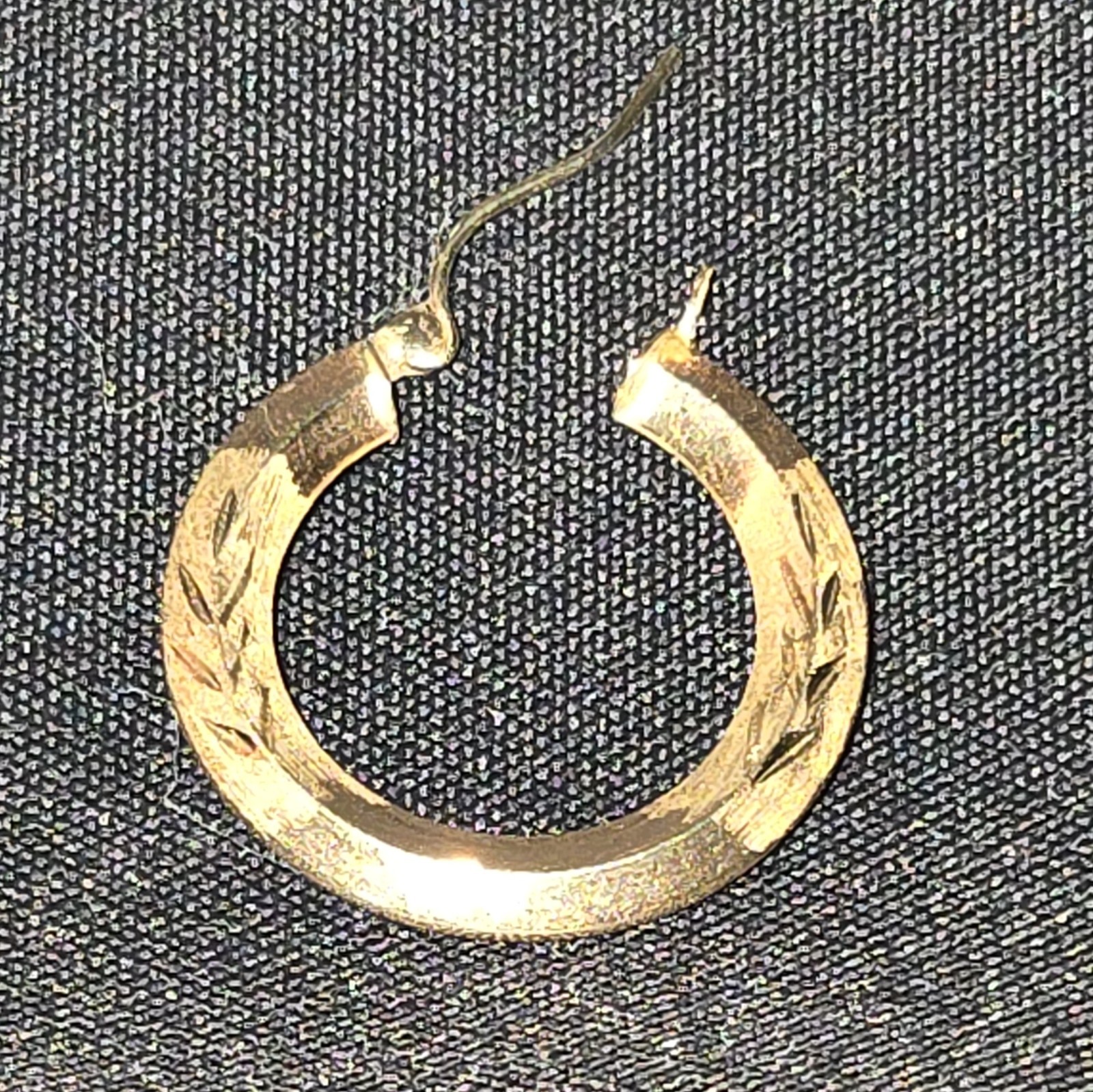 10k (417) Gold Engraved Round Hoop Earrings