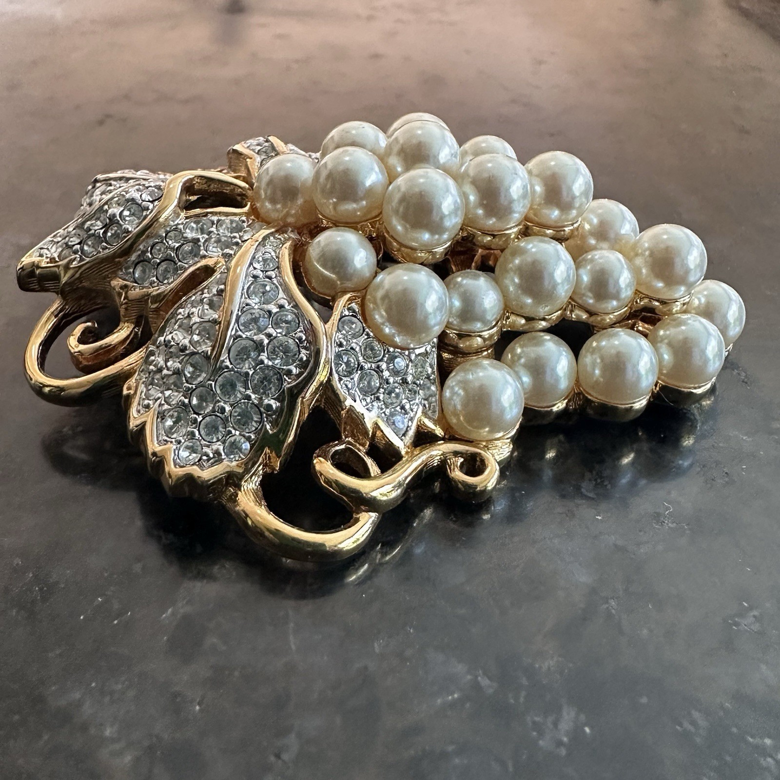 Vtg SWAROVSKI Faux Pearl Rhinestone & 23K Gold Plated Grape Cluster Lg Brooch