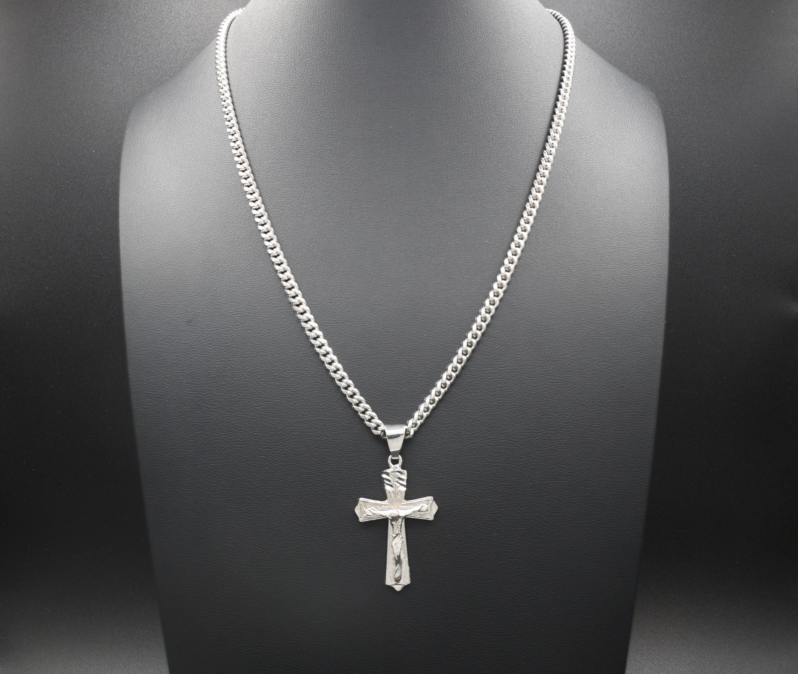 Men’s Silver Crucifix Necklace 4mm Curb Chain, Diamond Cut Cross Pendant, Unisex