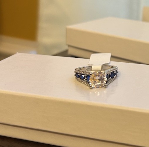 Size 7 Diamond CZ Solitaire In Silver Tone Sapphire Band No Mark