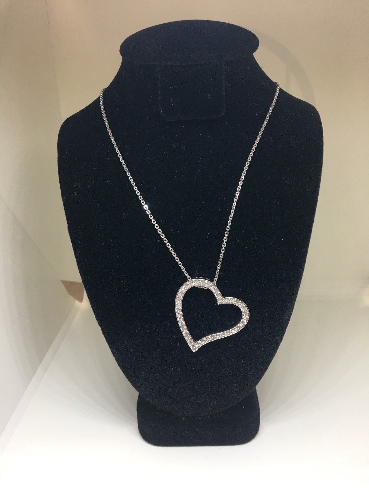 925 Sterling Silver Heart Crystal Pendant Necklace 7.3 Grams Free Shipping