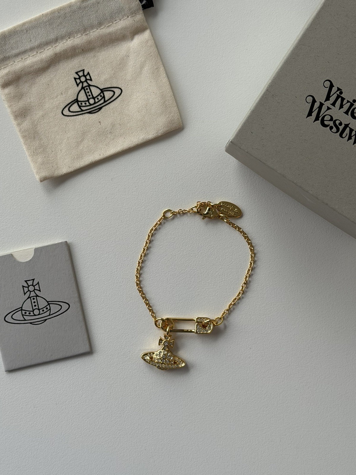 VW Lucrece Bracelet – Gold
