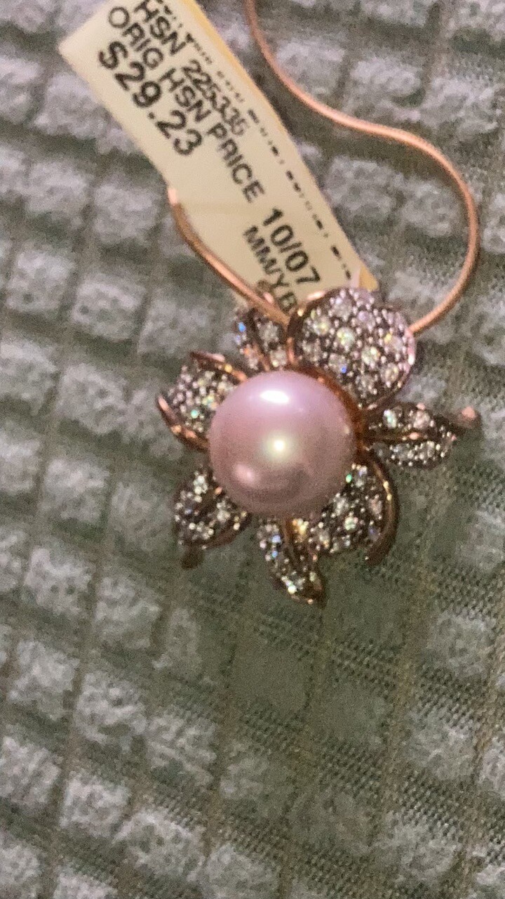 Technibond Treasures simulated pearl flower pendant w/Cz’s and 18” rope chain