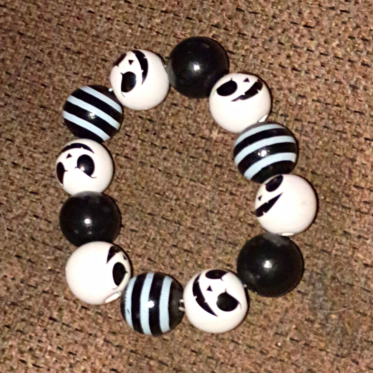 Black & White Acrylic Round Beaded Stretch Bracelet w/ Skull Face Beads Gothic
