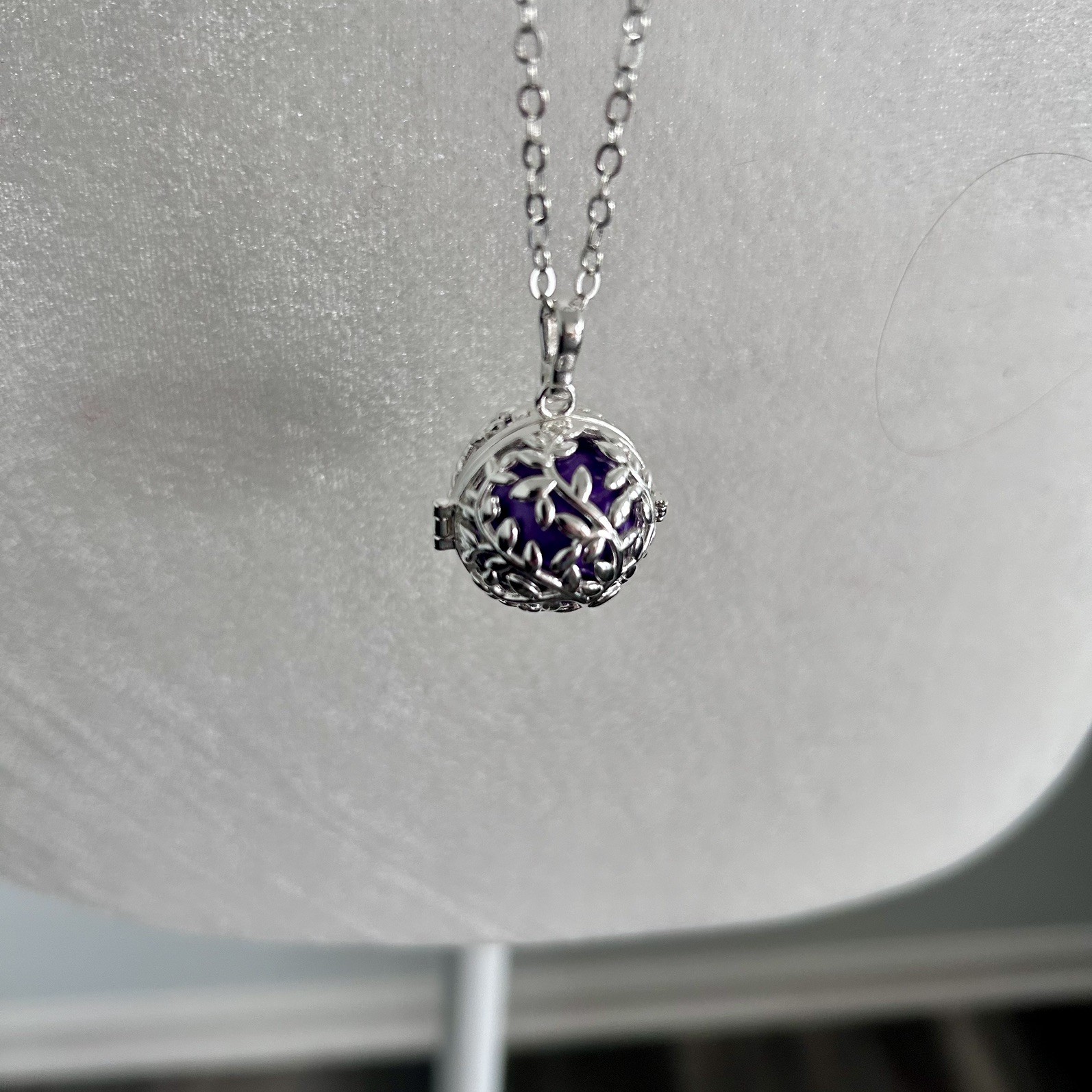 AEONSLOVE Costume Jewelry Ball Pendant and Necklace – New in Box, Without Tags