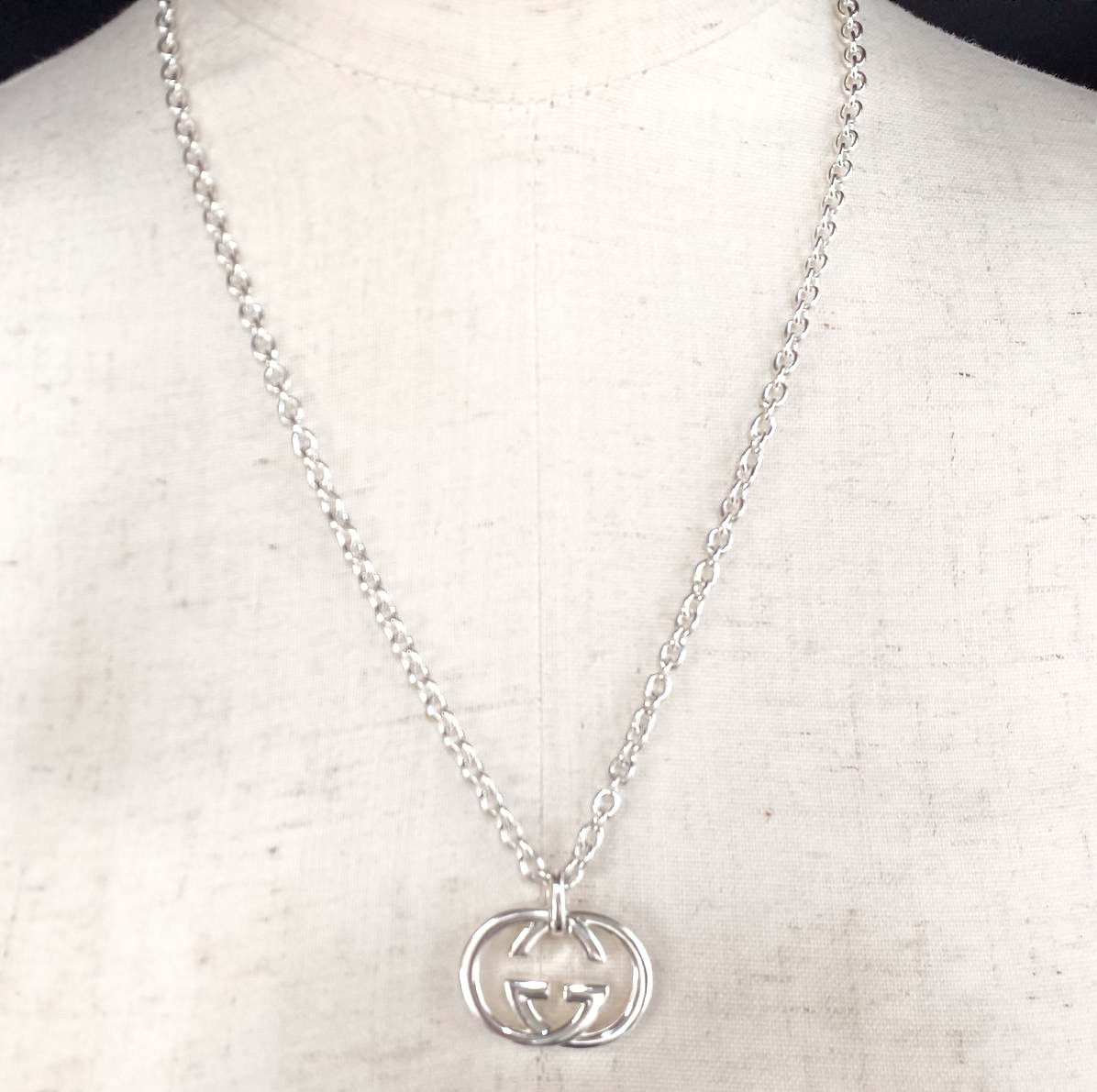 Gucci Interlocking GG Logo Sterling Silver 925 Necklace Pendant with Box