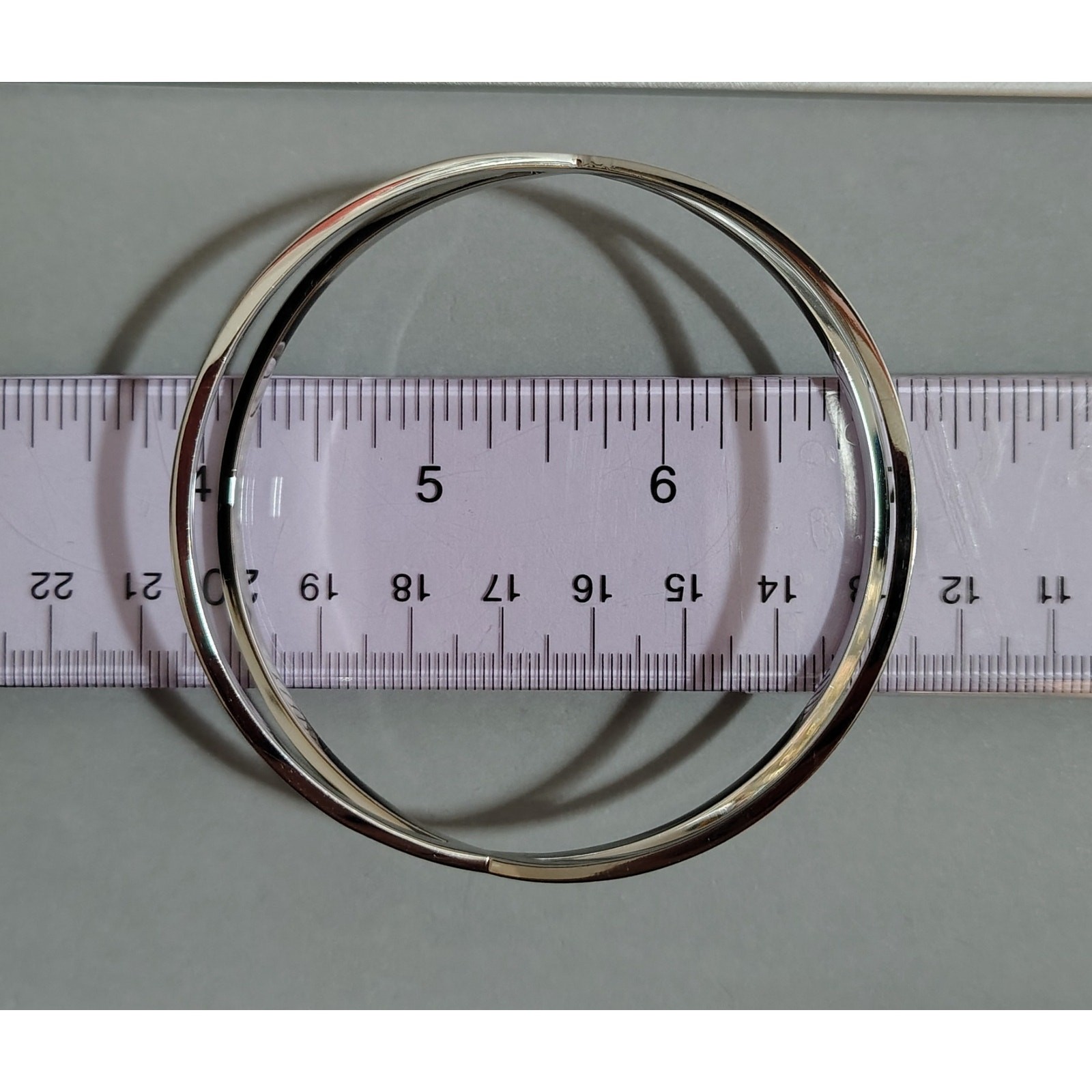 BEAUTIFUL PREMIER DESIGNS TRI-COLOR BANGLE SET – GOLD-SILVER-HEMATITE PLATED