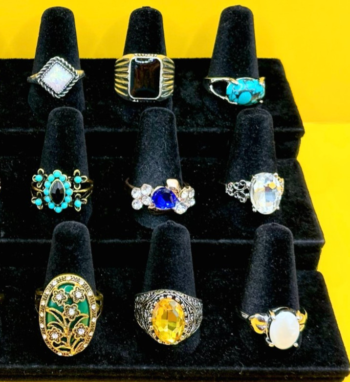 Lot of 18 Fashion Rings Sizes 9-9.5 Mix Styles Contemporary R-51