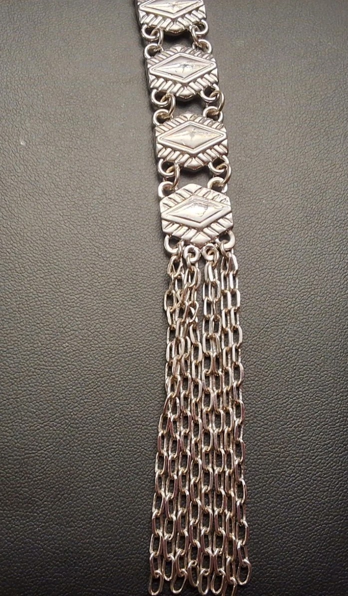 WHITE HOUSE BLACK MARKET”Y”NECKLACE SILVER COLOR BRAND NEW WITH TAG .