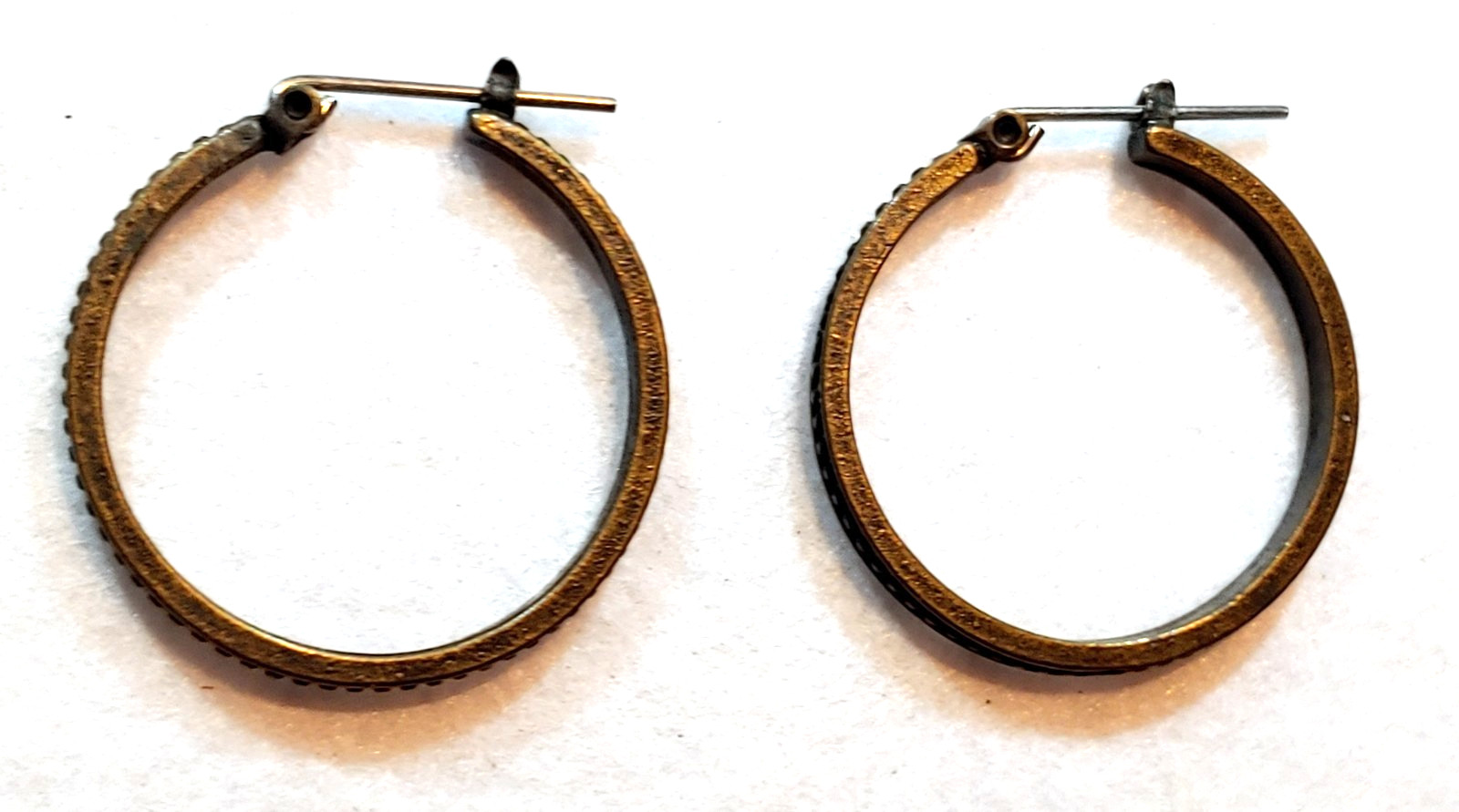 VTG – Pierced Earrings – Hoop – Metal Brass Tone – Textured as shown – 1 in Dia