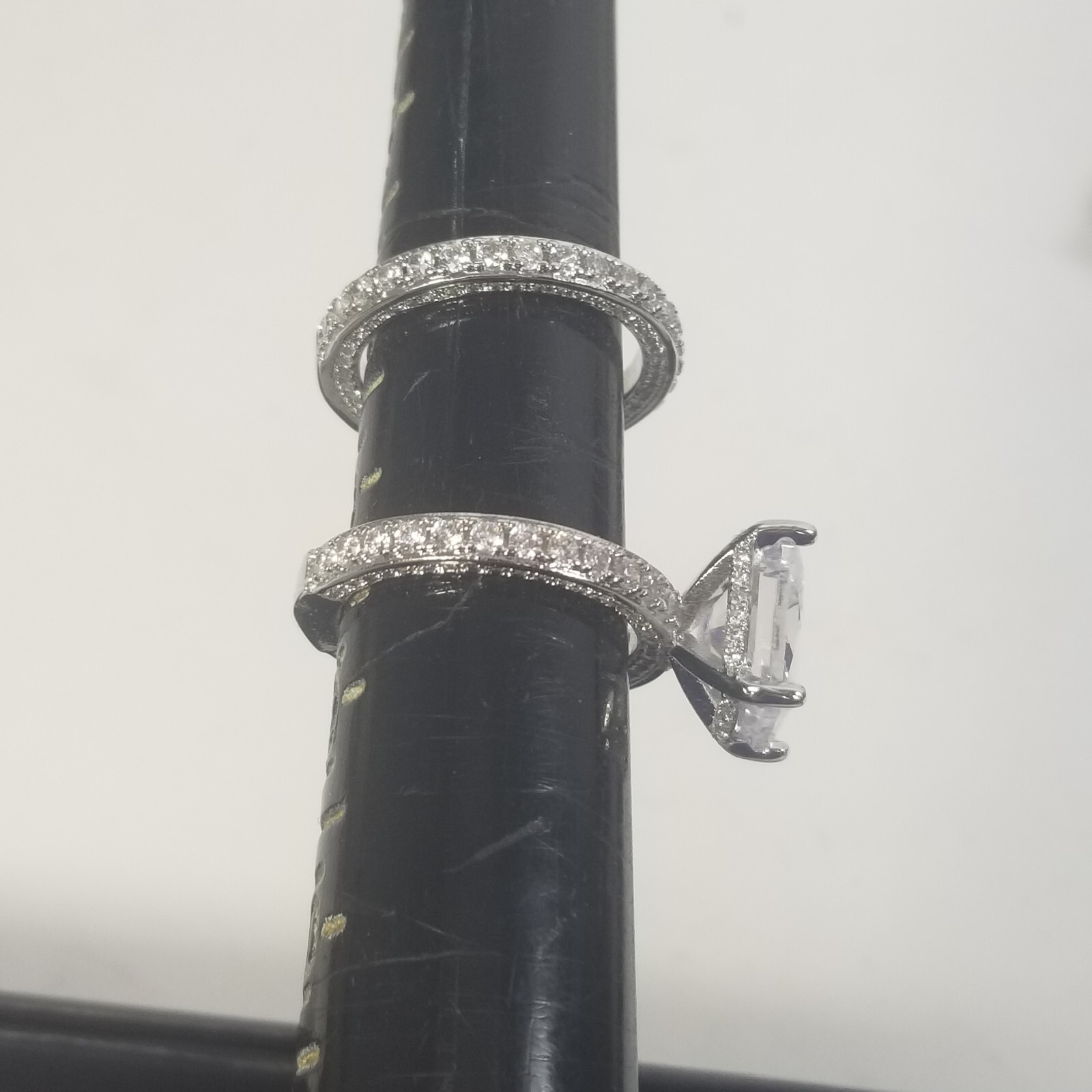 Pair of Vintage Rhinestone Womens Rings Silver Tone Large All Over Size 8.5