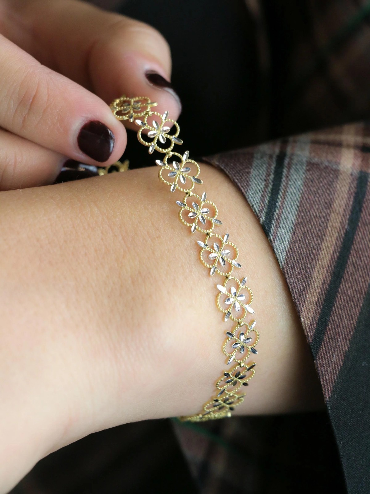 Two-tone lace bracelet