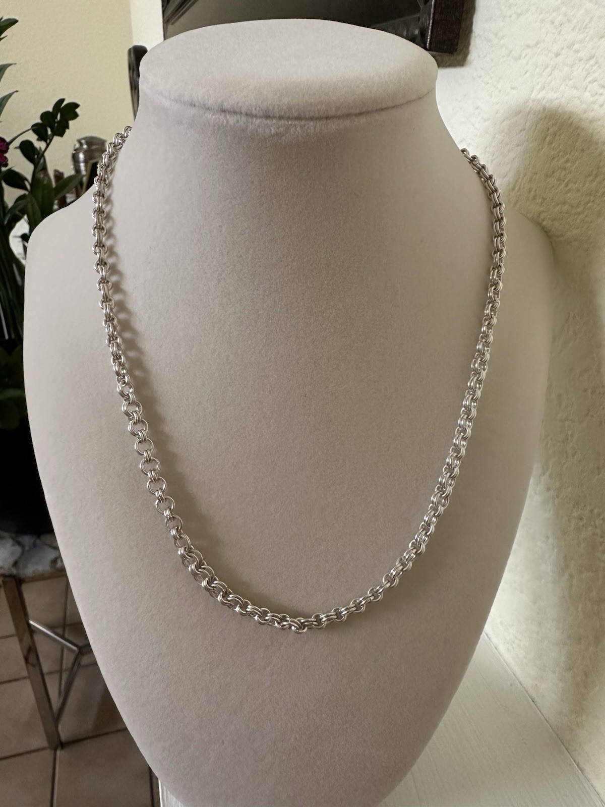 Silver Tone Metal Chain Necklace, Rolo Chain Link Style, No Stone, 0 Gems