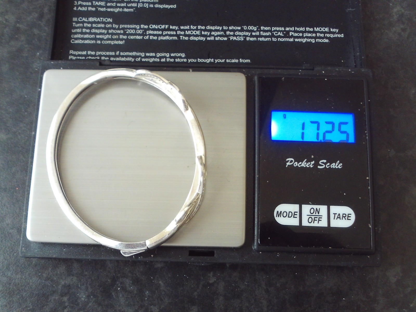 925 Clear Stones Bangle 17 grams 7 Inches 18 cm click button fastening & open