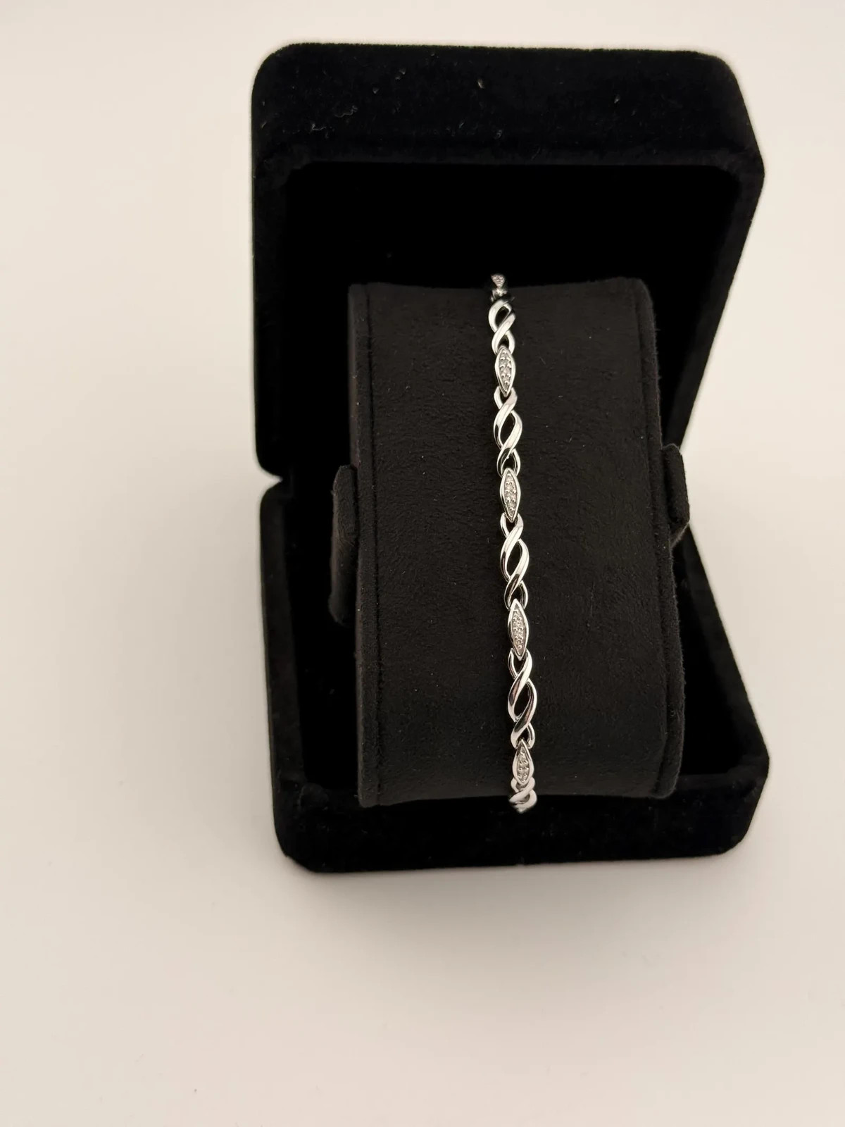 3 Ct Round Cut Simulated Diamond Infinity Tennis Bracelet 14k White Gold Plated